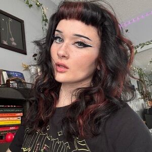 Meet your Posher, Lyndzy